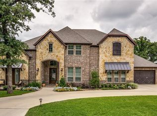 2846 Peninsula Dr, Grapevine, TX 76051