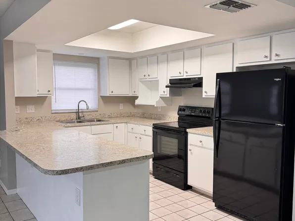 112 SE 12th St, Cape Coral, FL 33990
