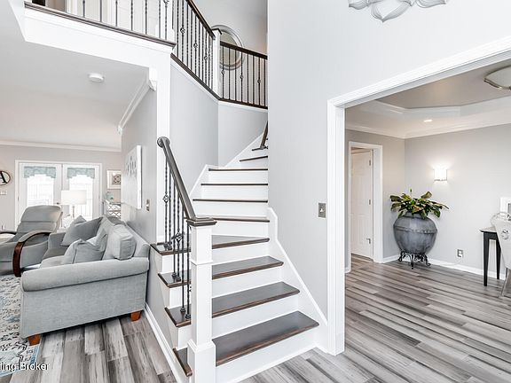 3rd image of 9211 Artis Way