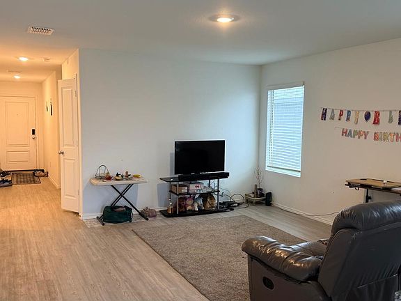 3rd image of 7855 Rutherford Ln