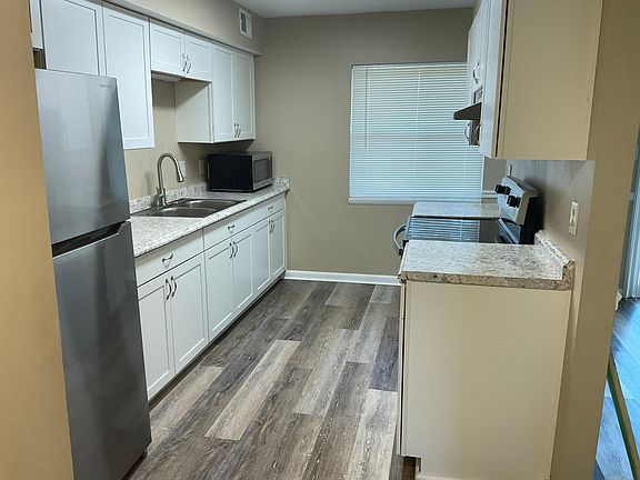 3rd image of 9156 Black Heath Cir Unit F