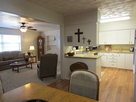 4th image of 3415 Palm Dr