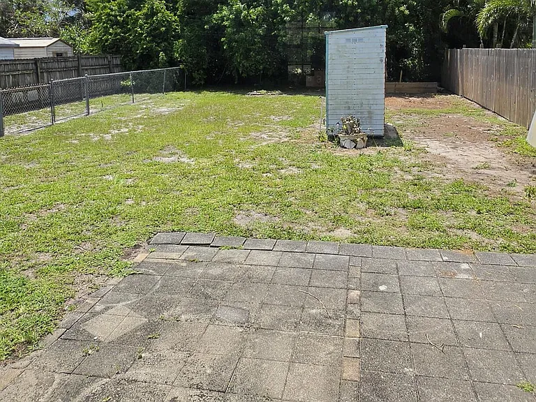 8531 Sunset Dr — Photo 8