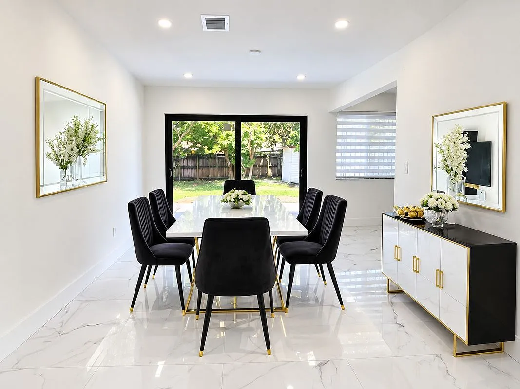 2 bed, 1.0 bath, 720 sqft, $4,200 — Photo 3