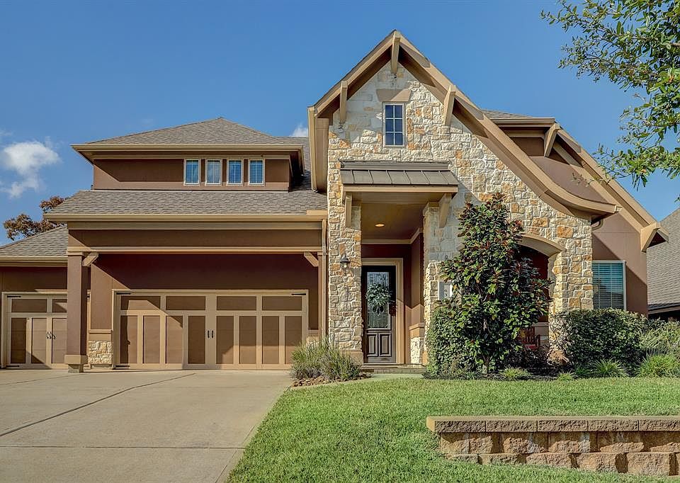 Welcome home to this sprawling 1.5 story, 3 car garage home in the heart of Jacobs Reserve!