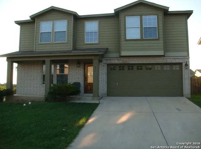 4 bed, 2.5 bath, 3518 sqft, $2,100 — Photo 1