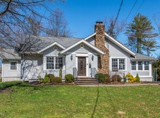 36 Old Rd, Livingston, NJ 07039