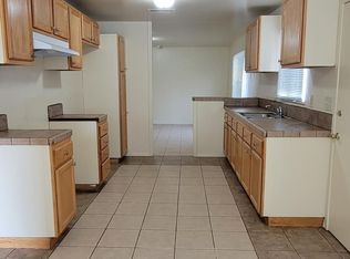 2433 E 115th St, Los Angeles, CA 90059