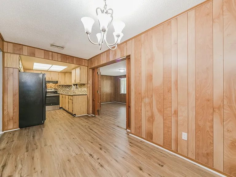 123 Hidalgo Ave — Photo 6