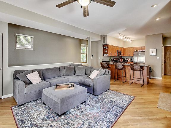 4th image of 3142 N Southport Ave APT 1W