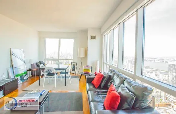 Rented by Metropolitan Property Group | media 42