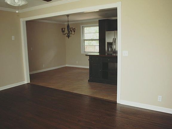4th image of 130 La Plaza Dr