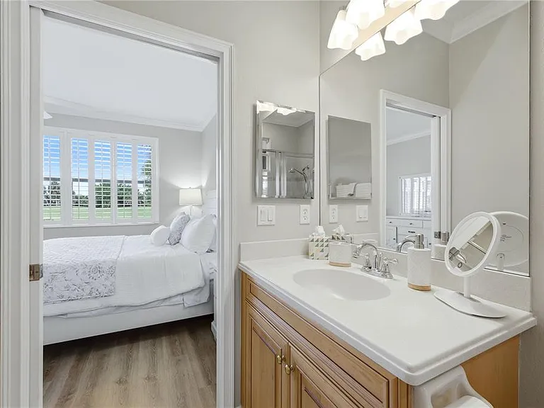 490 Montelluna Dr — Photo 22