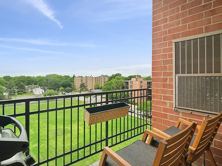 1 S Highland Ave #608 — Photo 4