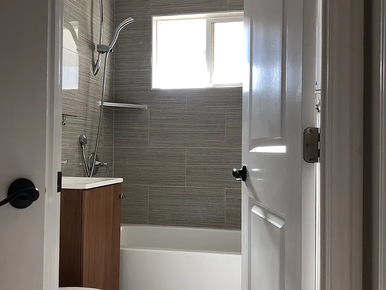 2048 Oberlin St — Photo 12