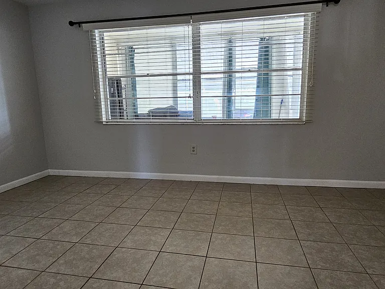 911 Washington Ave SW #117 — Photo 11