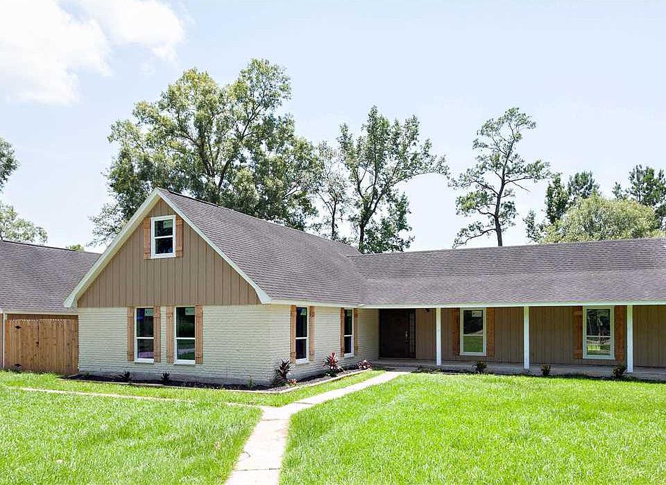 1st image of 2470 Carolyn Dr