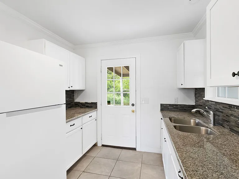 418 McDougal Ave — Photo 11