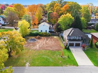 7816B Rysdale St, Niagara Falls, ON L2H 1E9