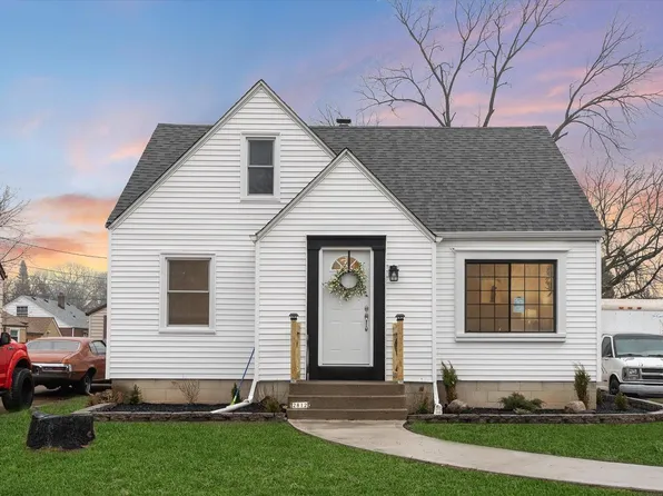 2812 South 84th STREET, West Allis, WI 53227