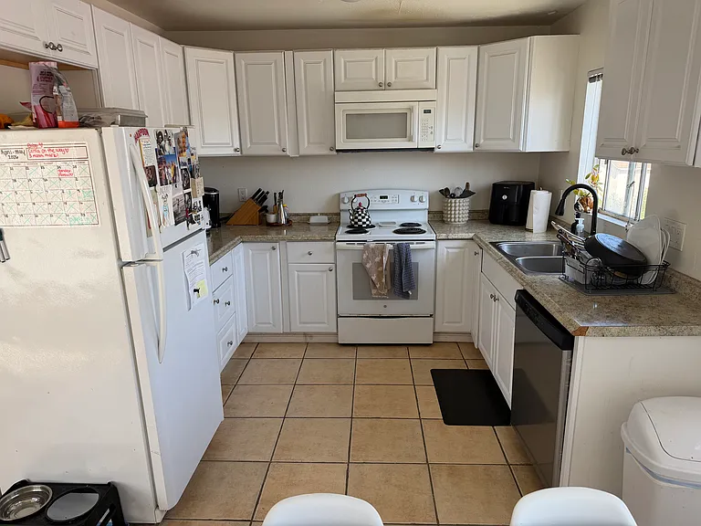 1639 Oliver Ave #C — Photo 9