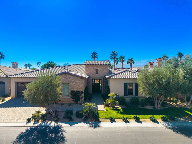 81805 Four Seasons Pl — Photo 42