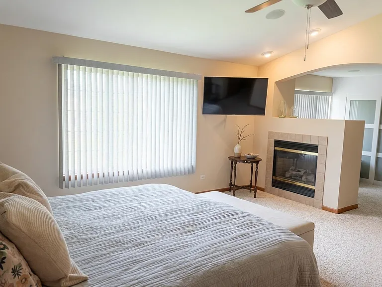 14615 Colonial Pkwy — Photo 12
