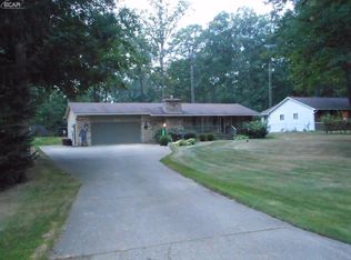 13277 Pine Valley Dr, Clio, MI 48420