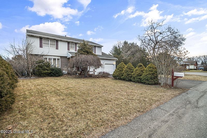 2nd image of 30 Huntleigh Drive