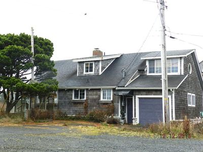 1225 SE 1st St, LINCOLN CITY, OR, 97367