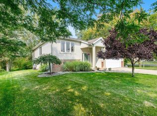 6999 Lake Bluff Dr NE, Comstock Park, MI 49321