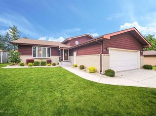 2530 Capri Dr, Schererville, IN 46375