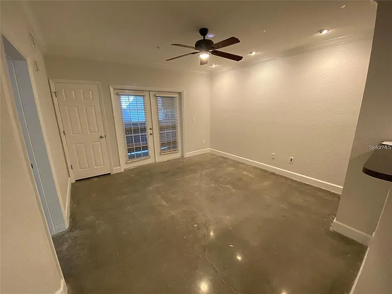 304 E South St #1020 — Photo 18