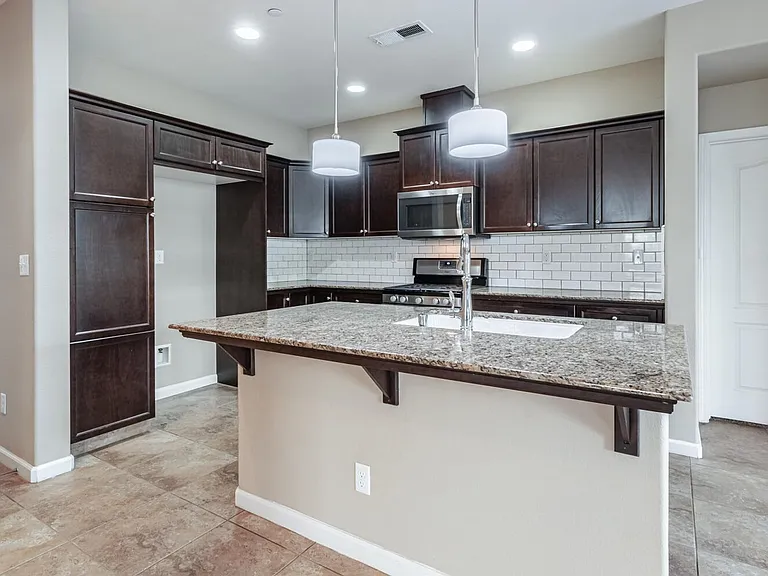 3475 Bellaire Ave — Photo 8