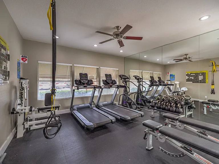 Silver Stream Apartments — Photo 18