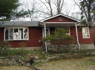 451 Brown Trl, Hopatcong, NJ 07843