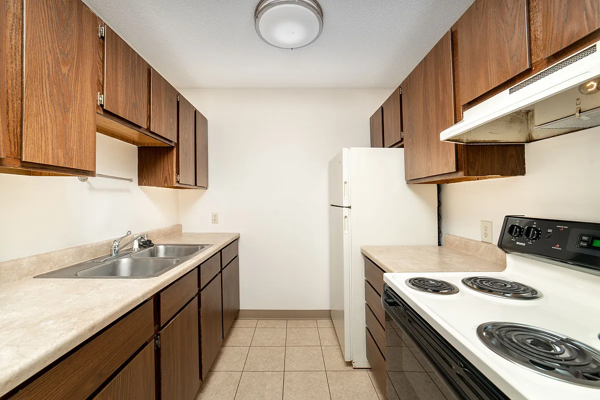 Building Photo - Julia Manor Apartments