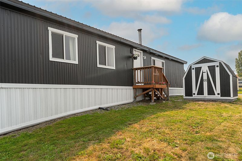 4th image of 1320 N Oak Harbor Street #190