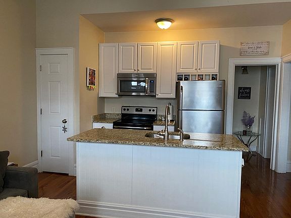 2nd image of 546 S Drexel Ave