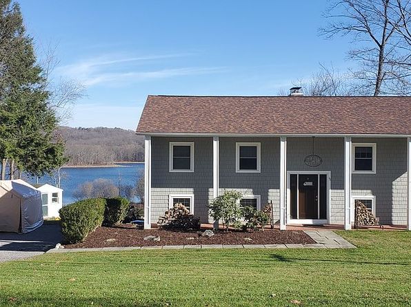 homes for sale in montville ct
