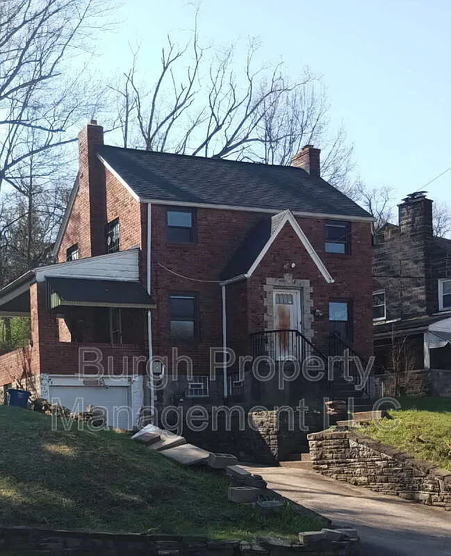 2 bed, 1.0 bath, 1180 sqft, $1,299 — Photo 1