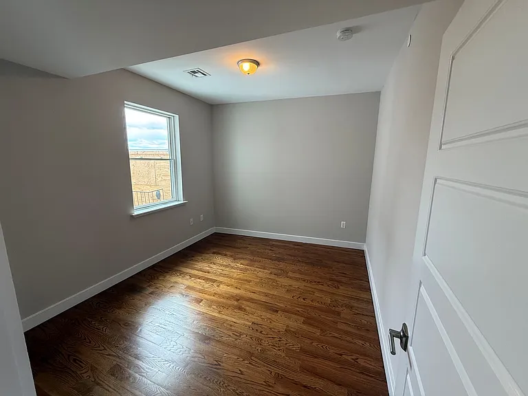 124 Polk St #2E — Photo 6