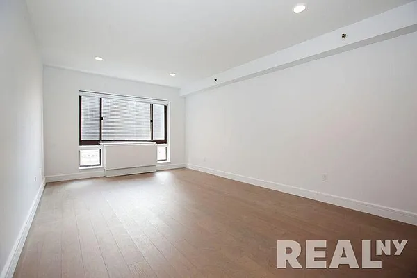 Rented by REAL New York | media 69