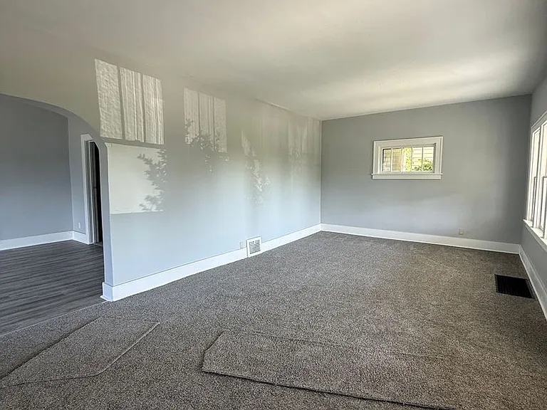 721 S Arnold St — Photo 11