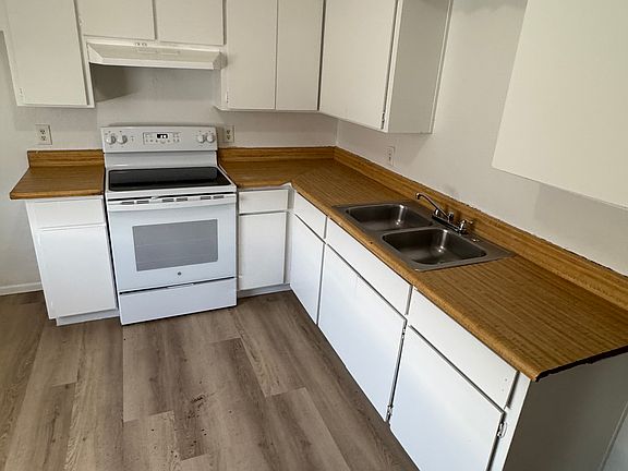 3rd image of 340 W 5th Pl APT 4