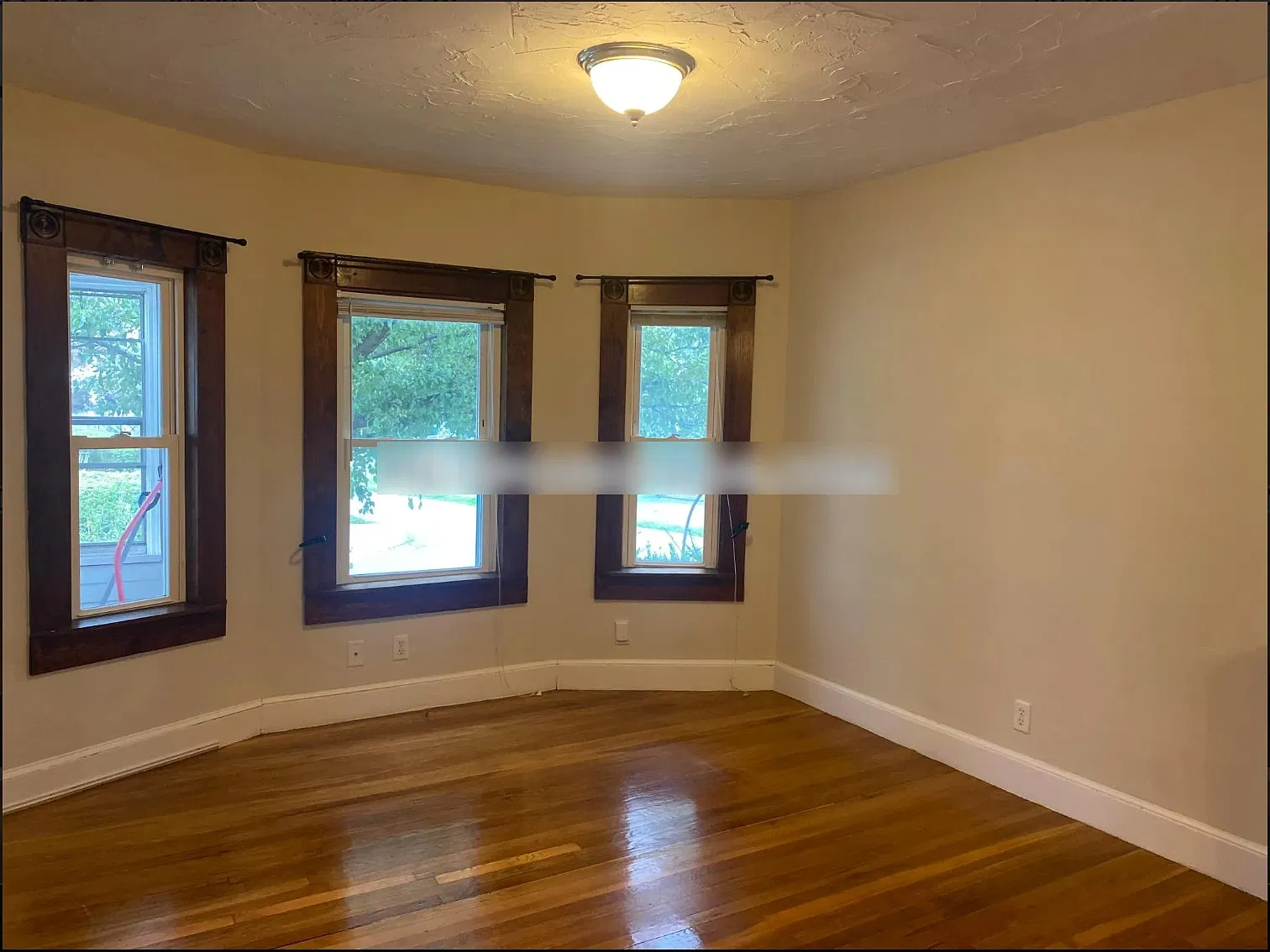 3 bed, 1.0 bath, $4,200 — Photo 2