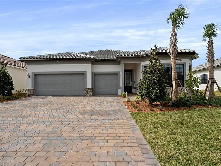 818 SE Courances Dr — Photo 33