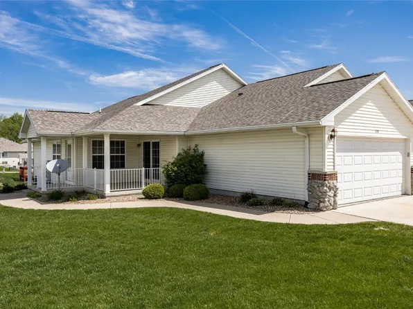 3709 Stoney Point Rd SW, Cedar Rapids, IA 52404