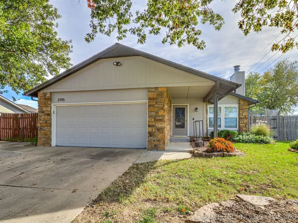 2705 W Laredo St, Broken Arrow, OK 74012