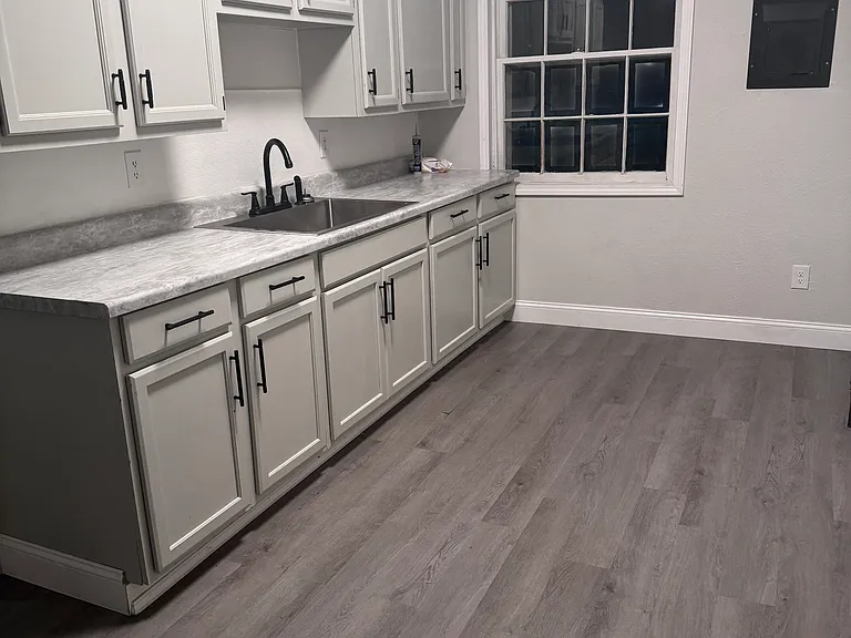 106 E Park Ln #110 — Photo 3